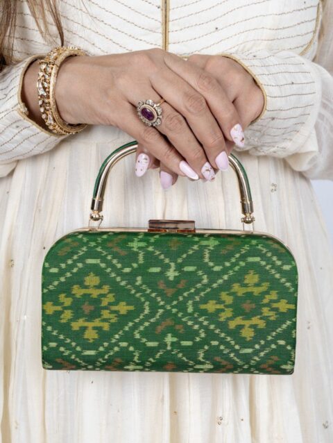 Single Ikkat Patan Patola clutch [ With Handle]