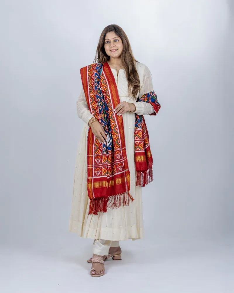 Double ikat Patan Patola Dupatta - Image 2